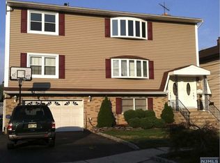 435 Steinway Rd, Saddle Brook, NJ 07663