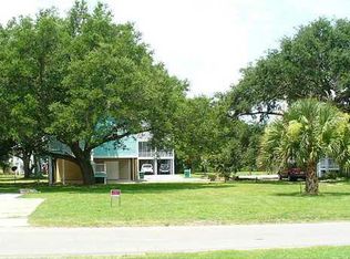 111 Vista Dr, Pass Christian, MS 39571
