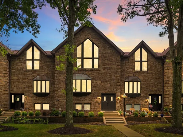 10086 Mansion Dr, Gibsonia, PA 15044