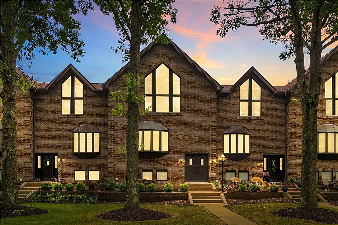 10086 Mansion Dr photo 1