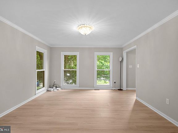 5th image of 12805 Brandon Green Ct