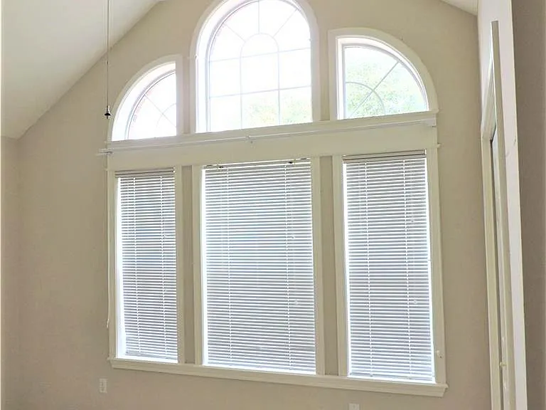 606 Aster Dr — Photo 10