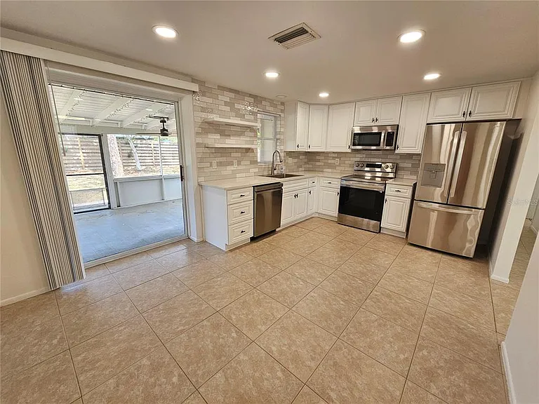 8820 Pohoy Ave — Photo 3