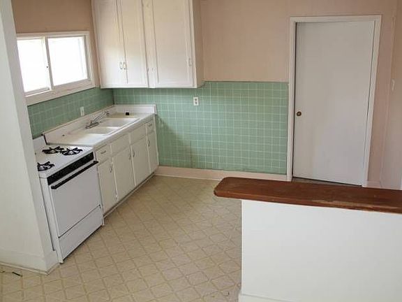 5th image of 828 N Kenwood St