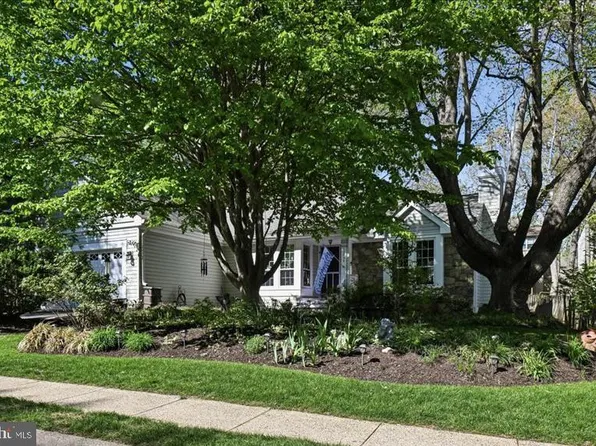10924 Adare Dr, Fairfax, VA 22032