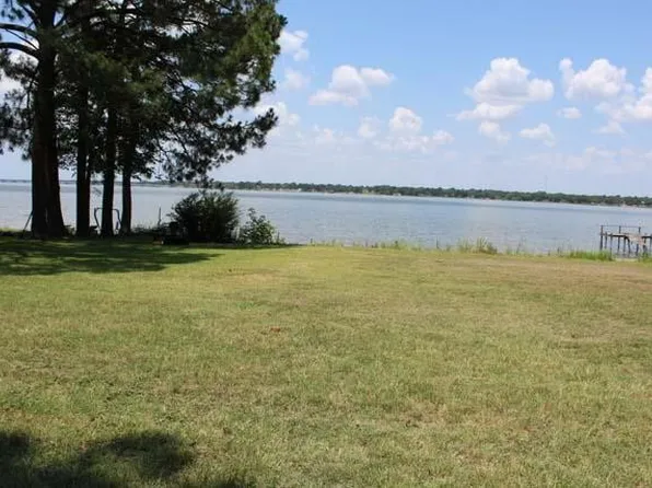 316 Sailfish Dr, Mabank, TX 75156