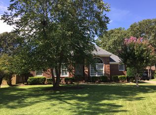 4492 Penhurst Ct, Fayetteville, NC 28311