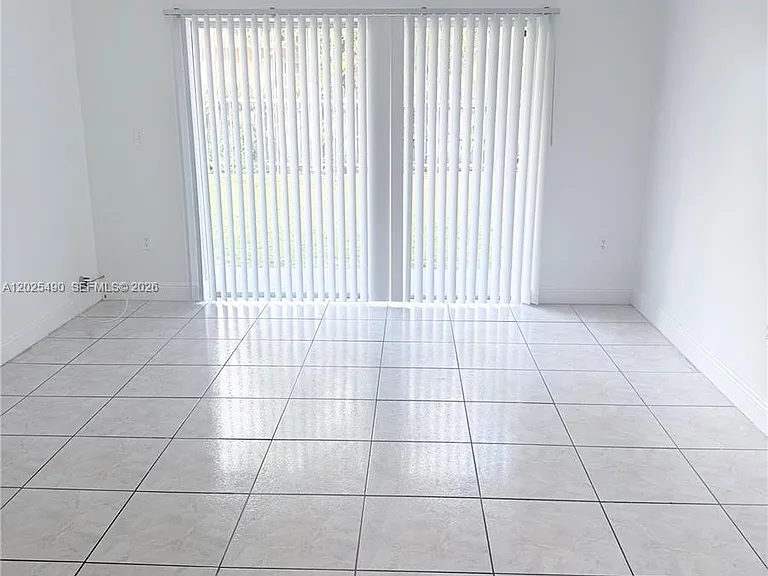 615 NW 177th St #207 — Photo 1