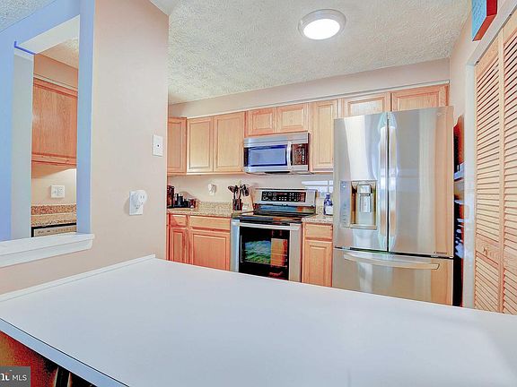 4th image of 8048 Abbey Ct APT C