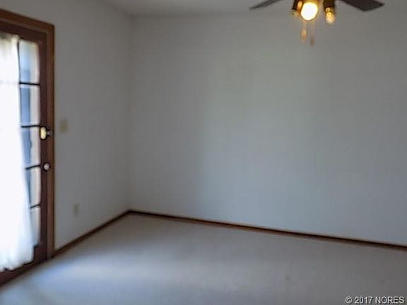 5th image of 218 E 8th St