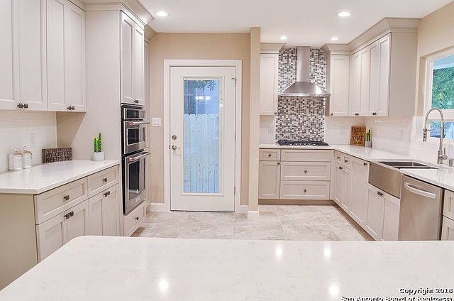 1st image of 218 Robinhood Pl