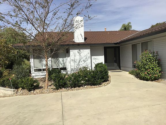 3rd image of 1466 Lamont Ave