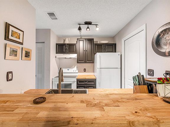 4th image of 10263 Gandy Blvd N APT 209