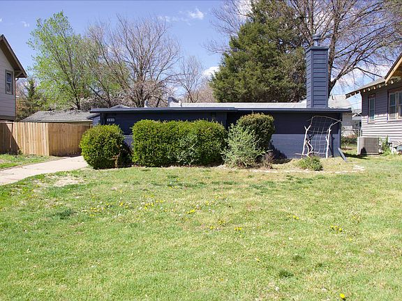3rd image of 403 N Emporia St