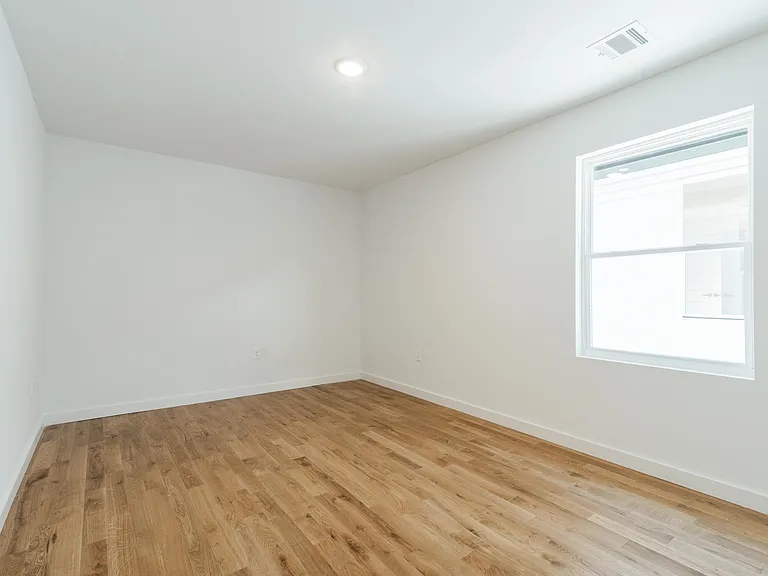 746 Seaport Dr #2 — Photo 27