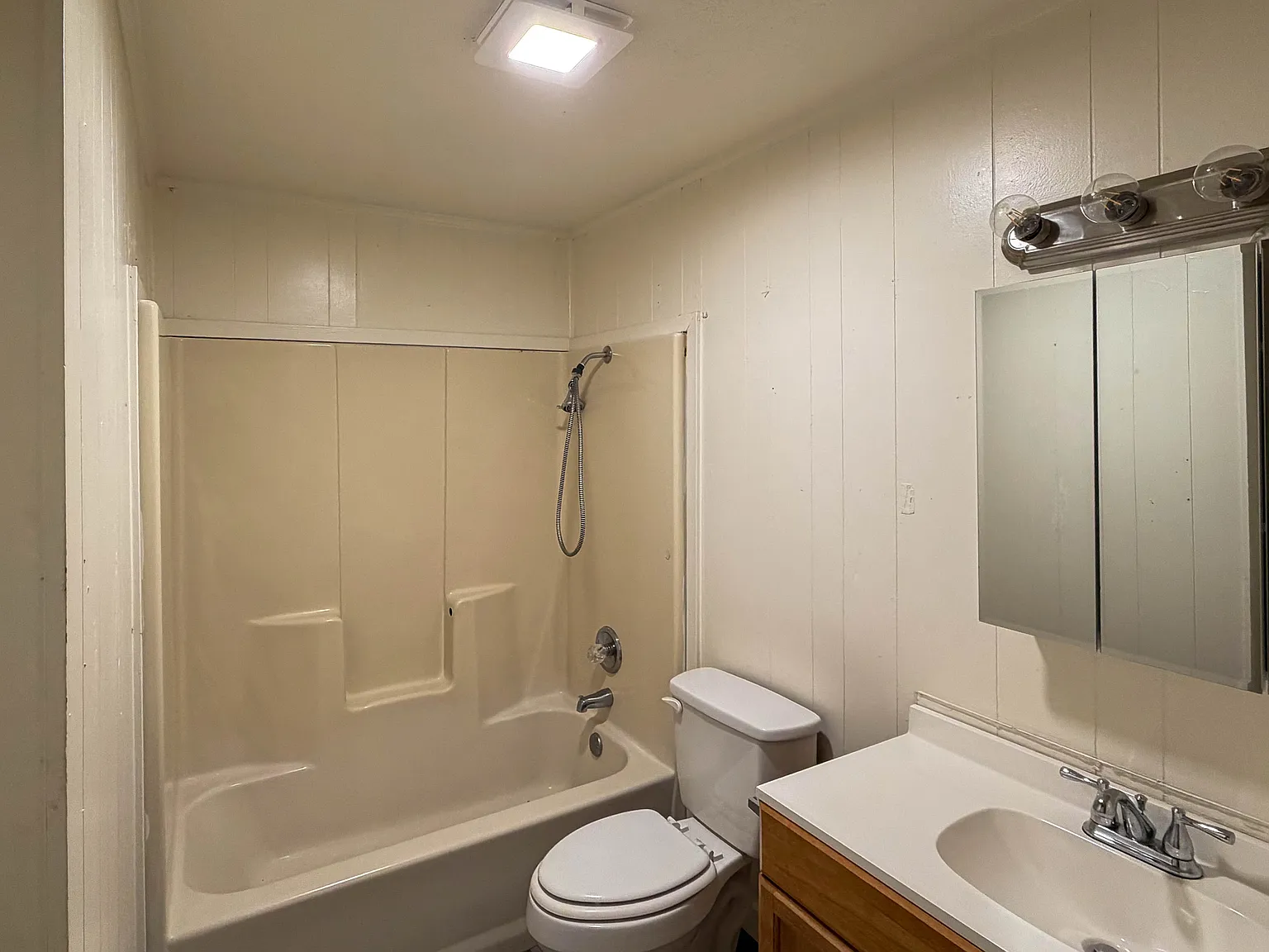 2 bed, 800 sqft, $850 — Photo 4