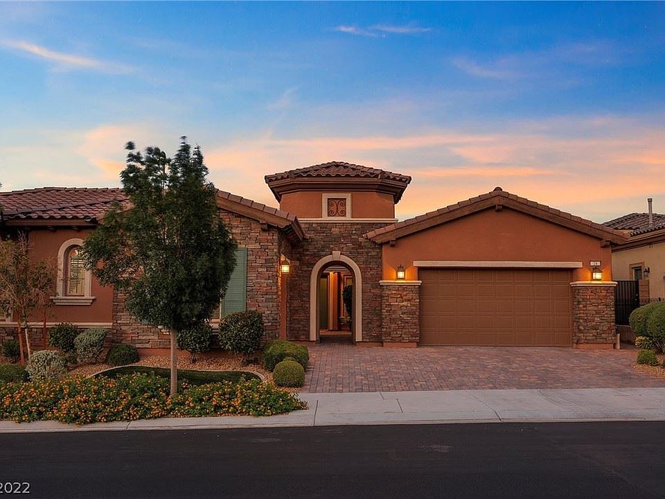 1st image of 24 Tea Olive Dr