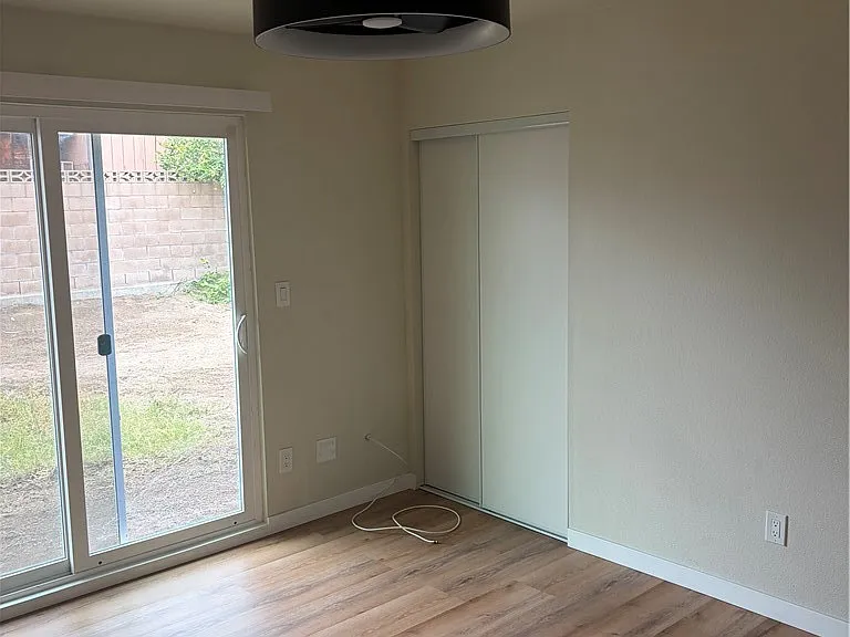 134 E M St — Photo 10