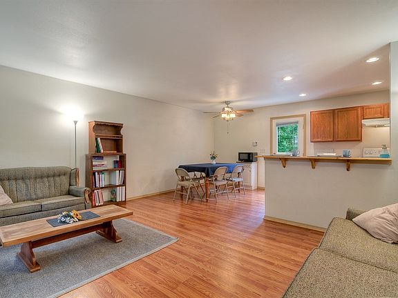 3rd image of 18434 Blue Hills Dr SE
