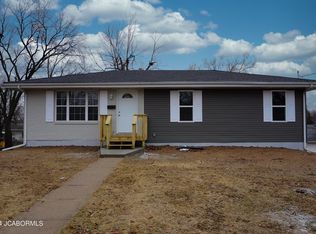 1001 Sioux Dr, Fulton, MO 65251