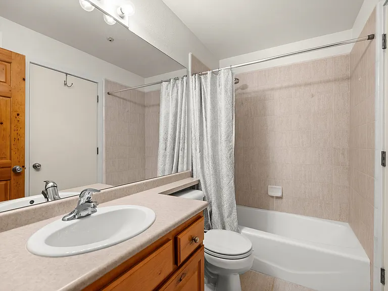 1600 Pinebrook Blvd #F9 — Photo 7