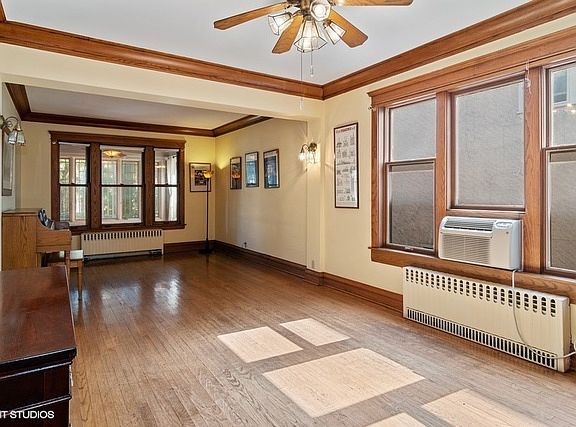 3rd image of 815 Marengo Ave