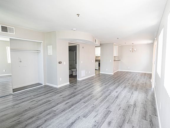 3rd image of 1756 N Las Palmas Ave #309