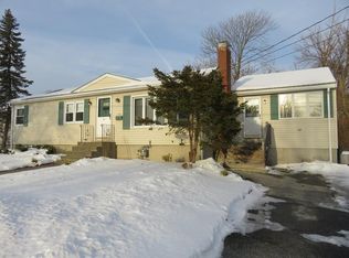 11 E Sheppard Ln, Chelmsford, MA 01824
