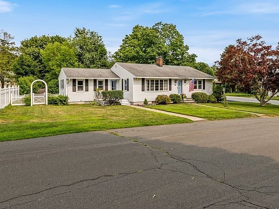 3rd image of 50 Fernwood Ave