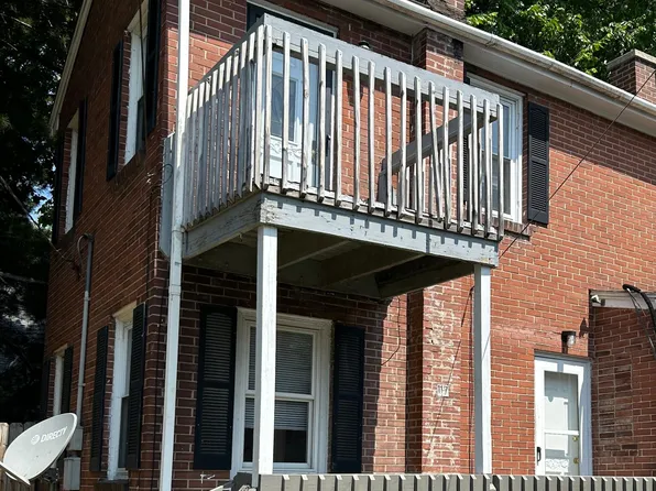 11 S 15th St, Belleville, IL 62220