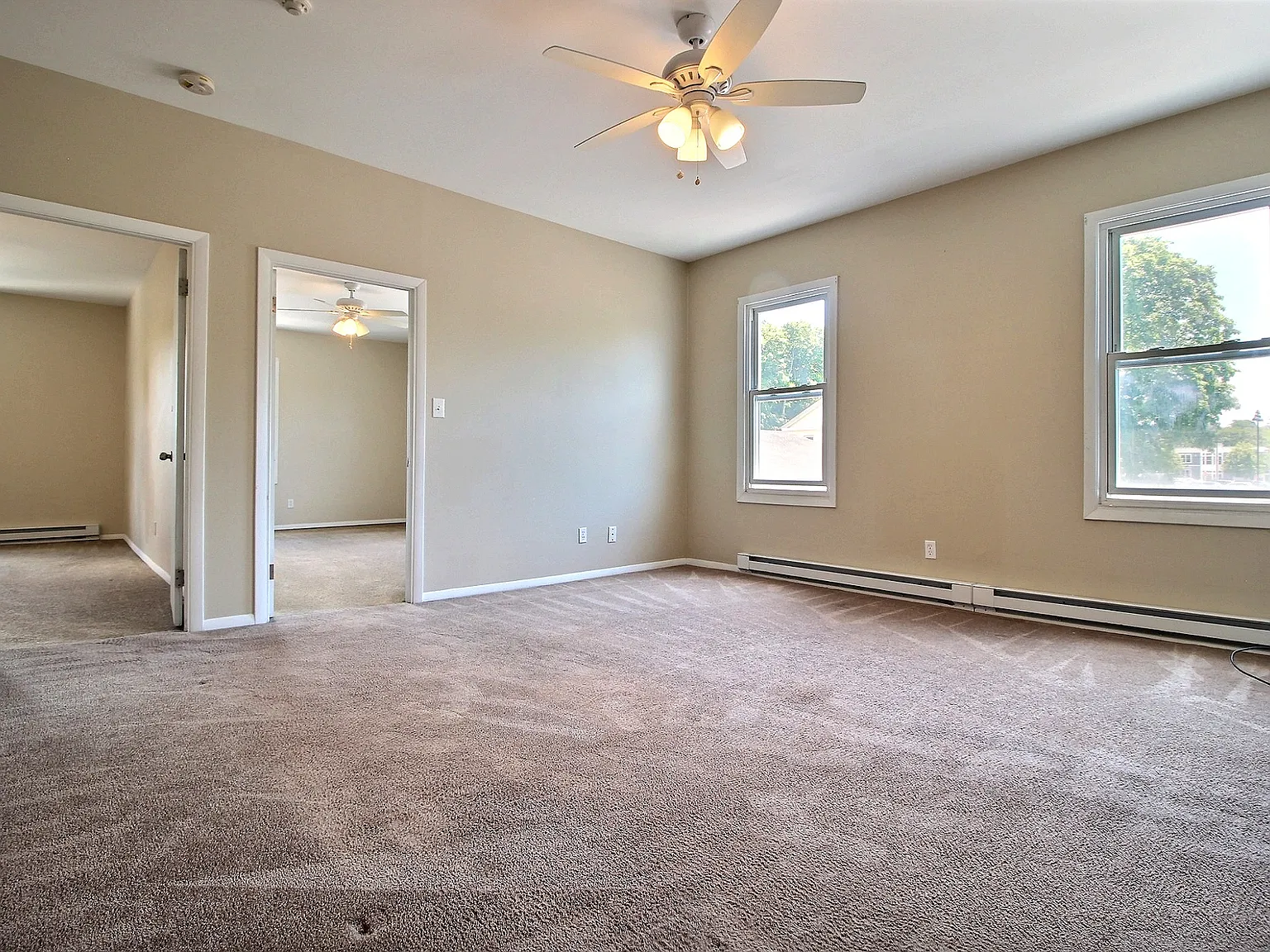 2 bed, 900 sqft, $1,800 — Photo 4