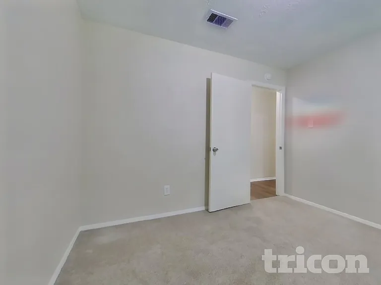 2706 King James Ct — Photo 10