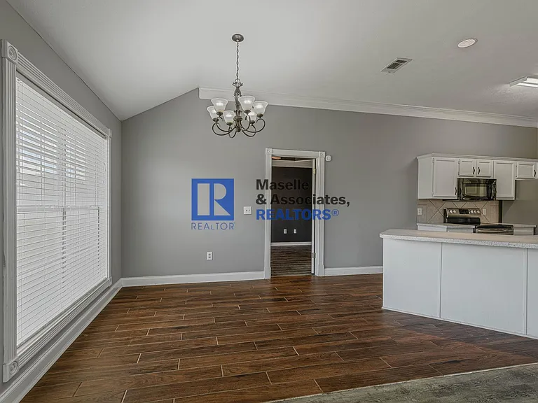 624 Post Oak Pl — Photo 12