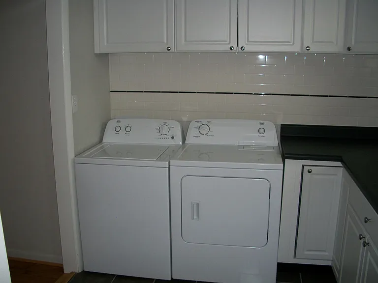 410 Lloyd St — Photo 6