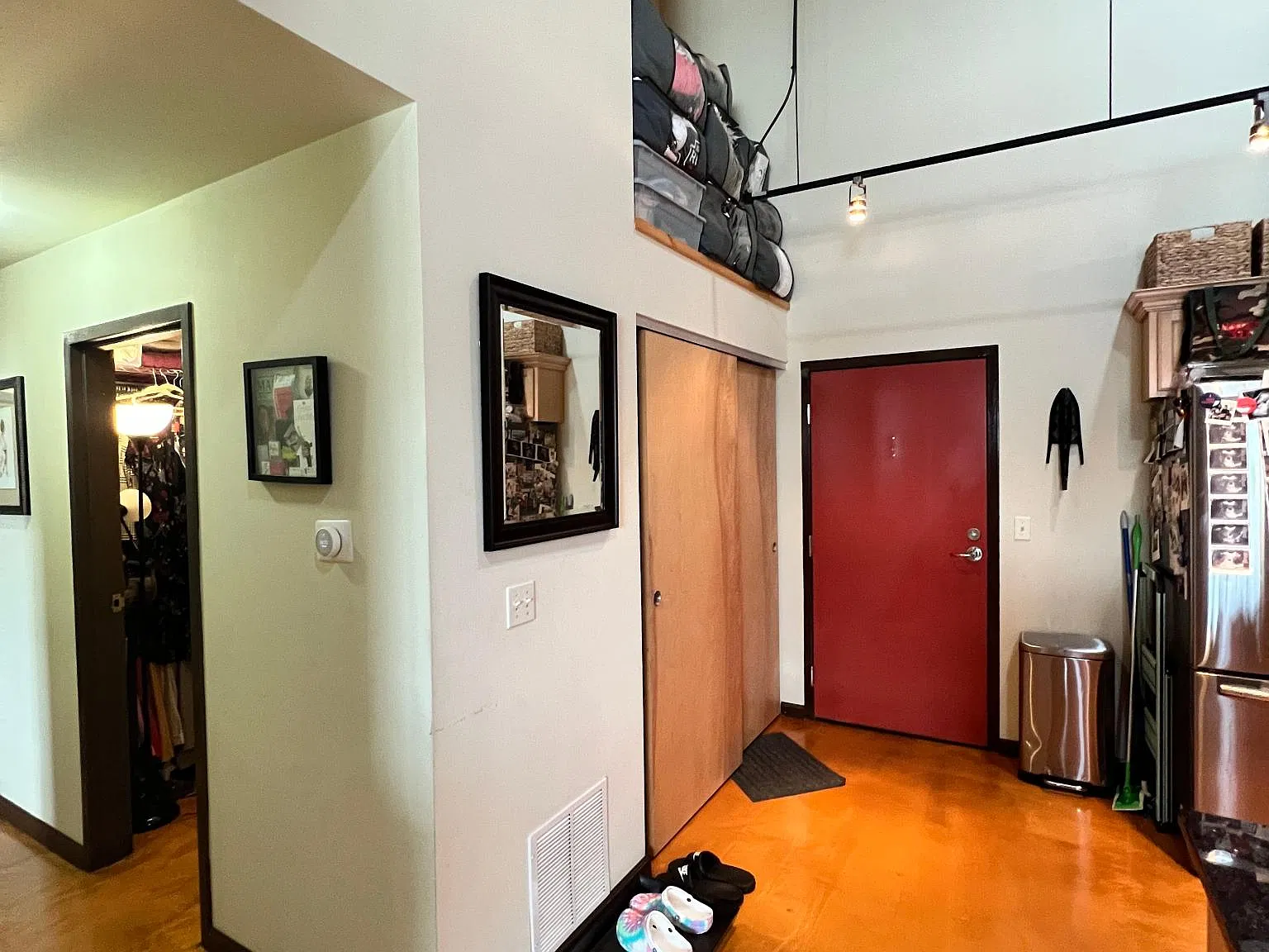 723 S Neil St — Photo 1