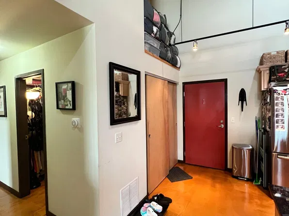 723 S Neil St APT 209, Champaign, IL 61820