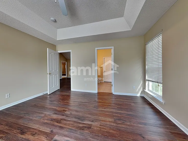 420 Roberts Way — Photo 12