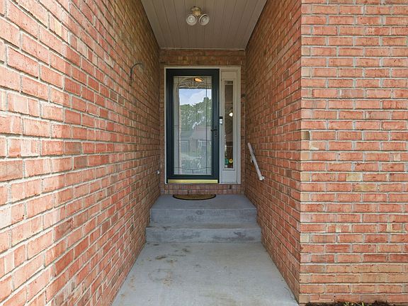 3rd image of 7113 Somerset Farms Dr