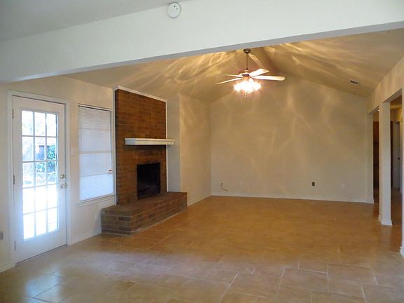 4th image of 828 Lottie Ln