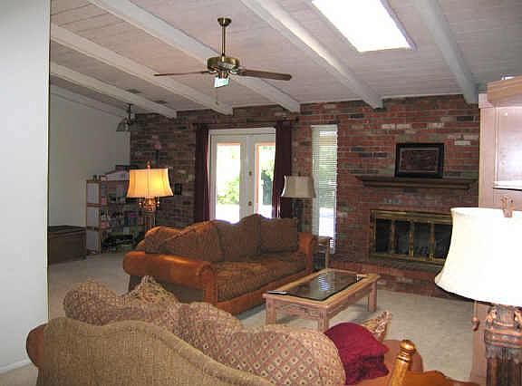 4th image of 2620 S Playa Avenue