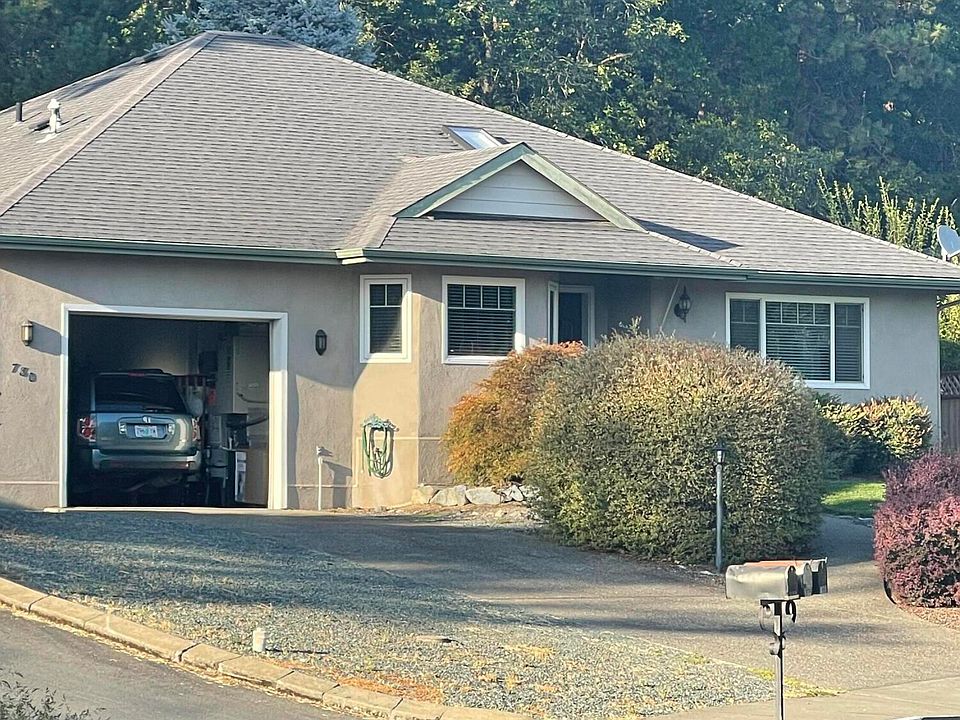 2nd image of 780 NE Dewey Dr