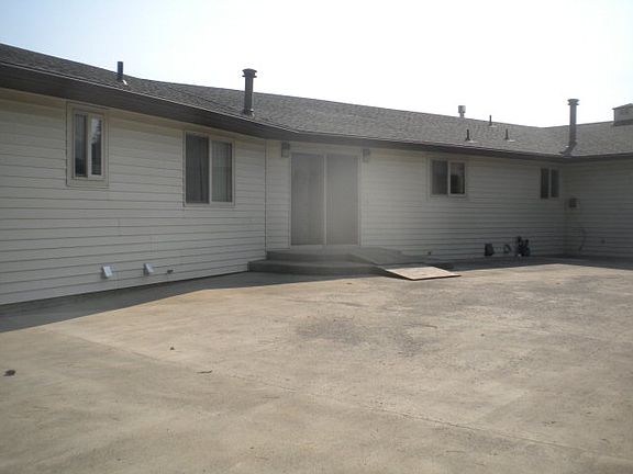 3rd image of 218 NW Sunrise Dr