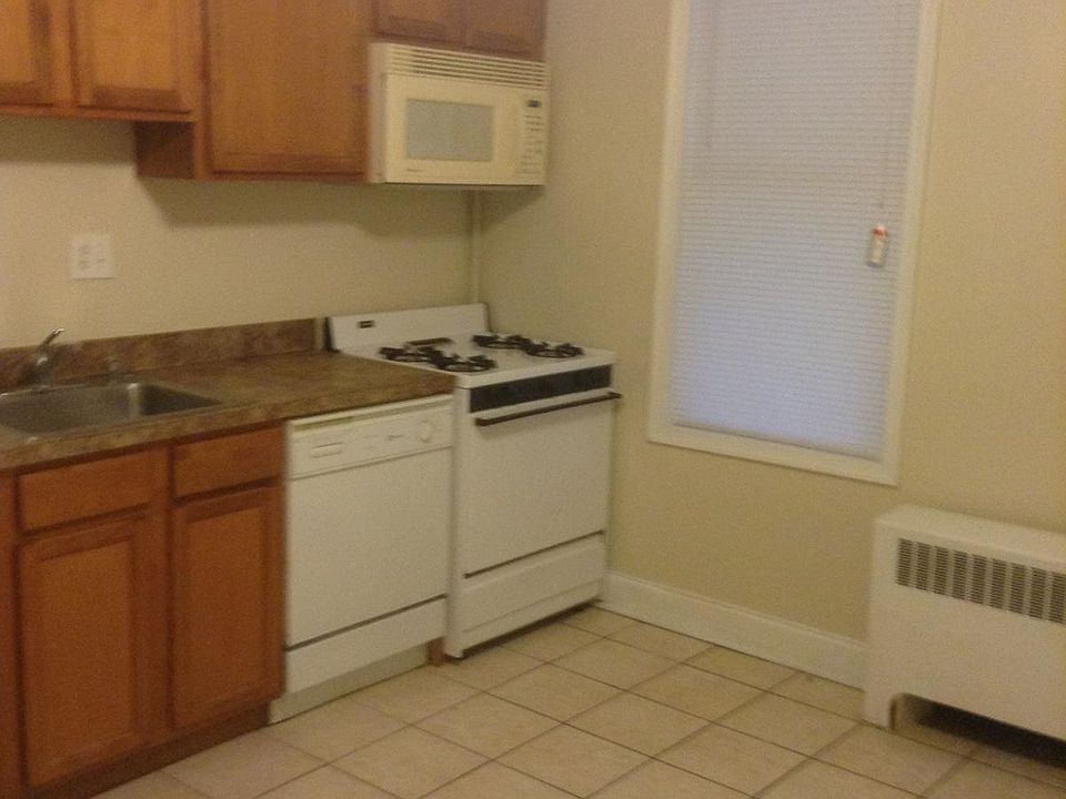 2nd image of 1515 Popland St