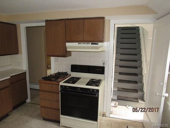 5th image of 38 Argyle Ave
