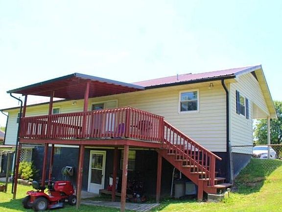 3rd image of 121 Morningside Cir