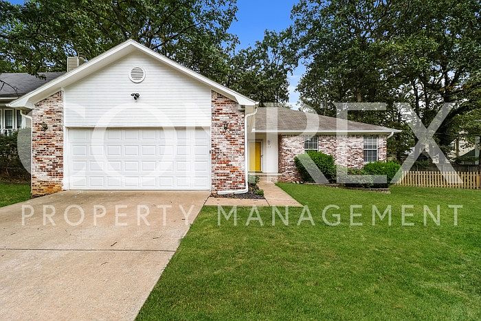 1st image of 125 Shady Oak Dr