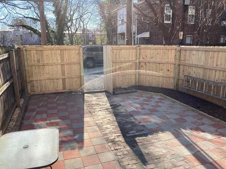 111 N Vine St — Photo 8