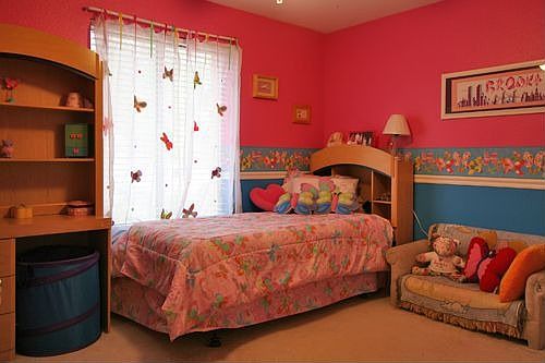 bedroom (has been repainted)