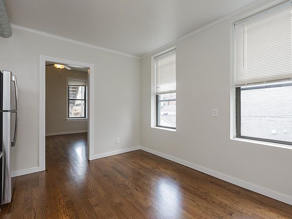 3rd image of 1631 N Paulina St #3E