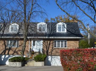 1508 Topp Ln, Glenview, IL 60025